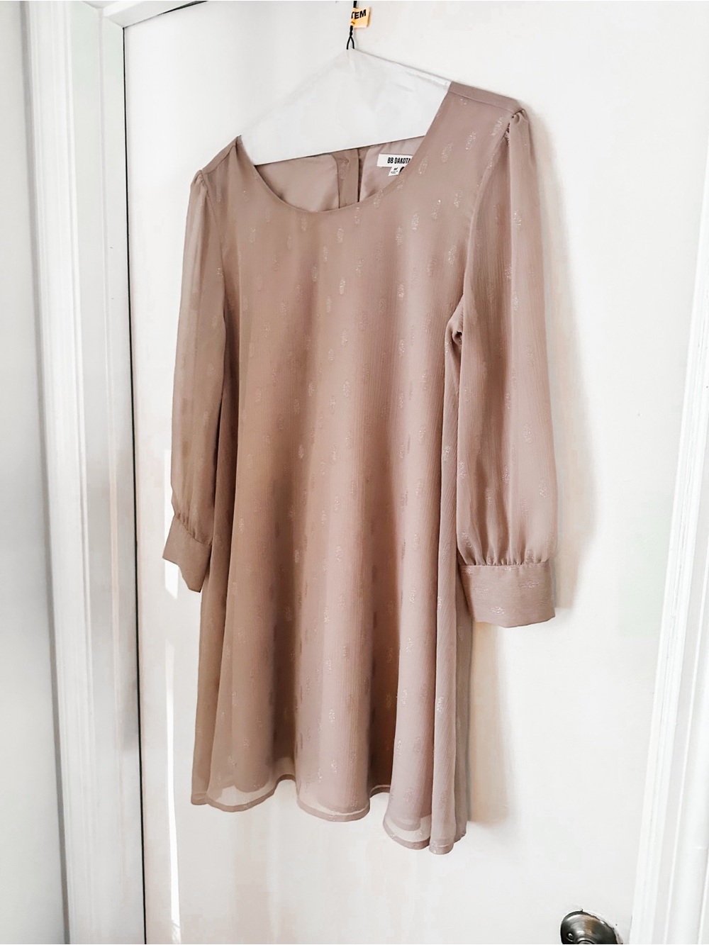 BB Dakota Taupe Metallic Dot Long Sleeve Shift Dress – Size M